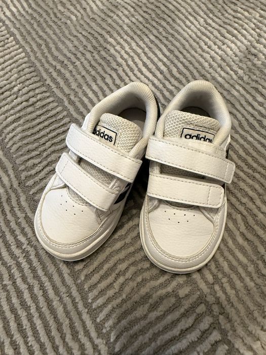 Детски маратонки и боти adidas