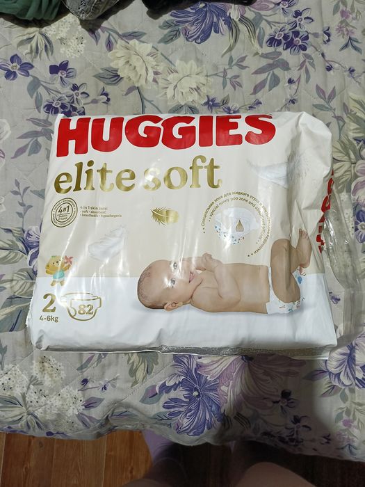 Продам подгузники huggies