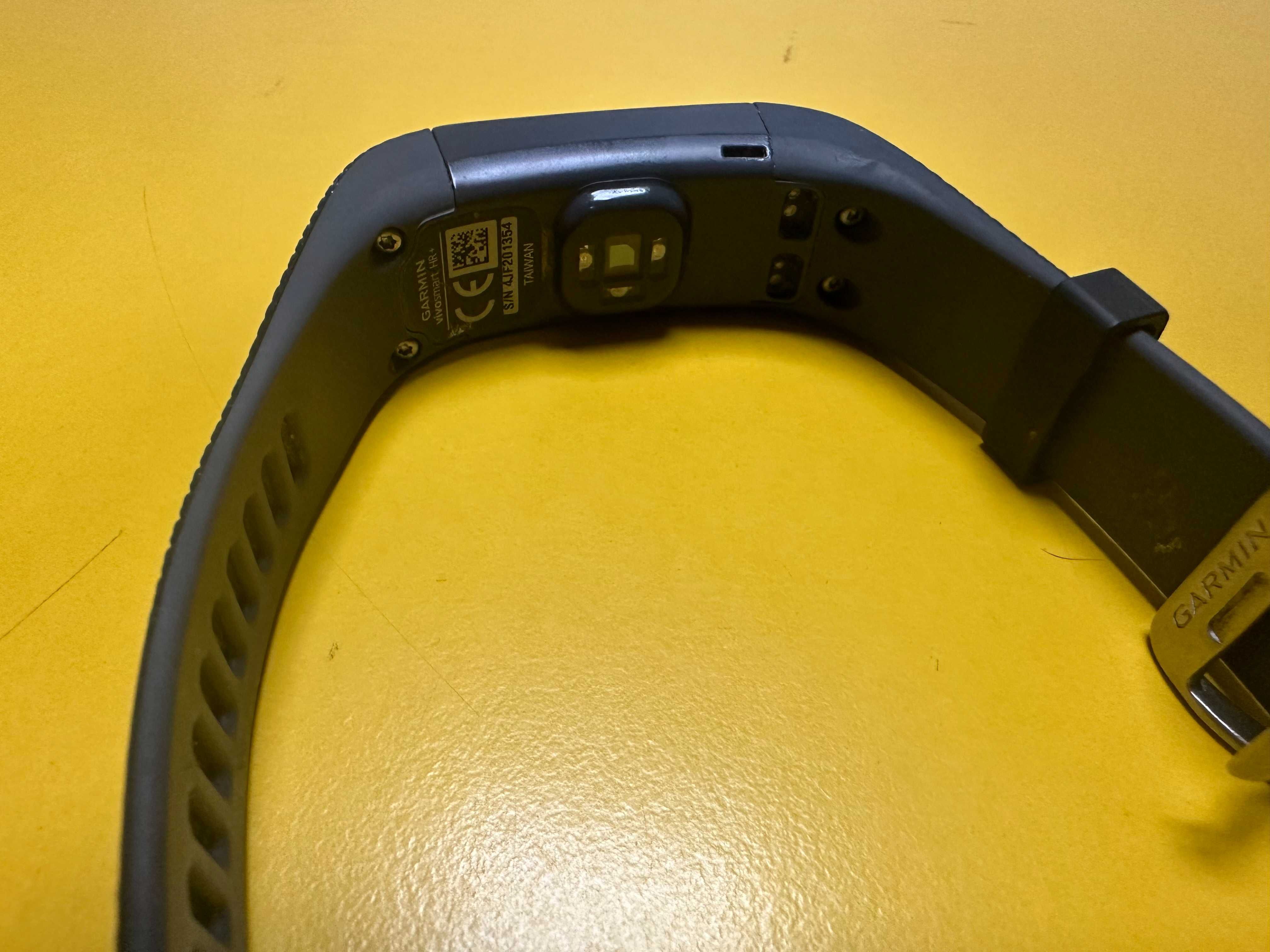 Смарт гривна Garmin Vivosmart HR PLUS