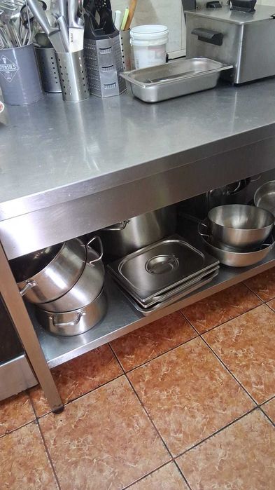 Vitrina calda si mese inox, chiuveta inox