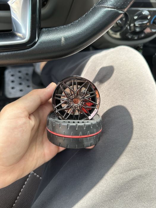 Продаются освежители воздуха в машину в виде дисков