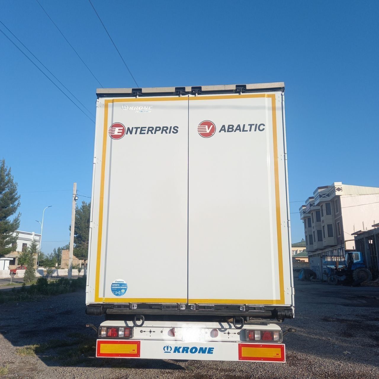 HOWO A7 + KRONE прицеп Сотилади