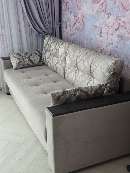 Срочно продам диван