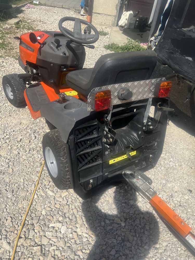 Tractoras gazon Husqvarna TC 138