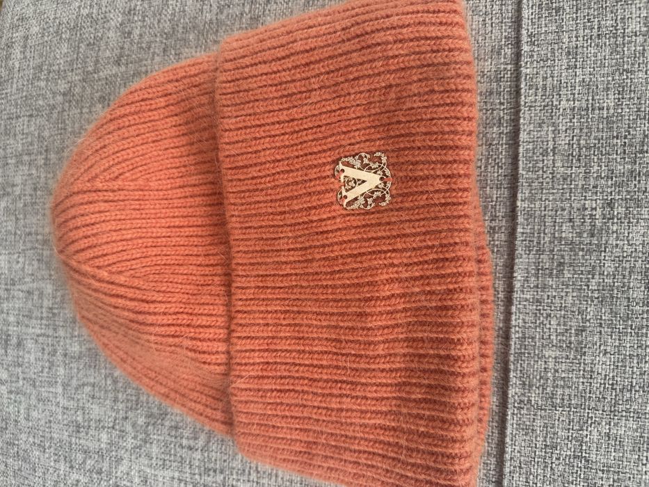 Шапки зимние в хорошем  качестве