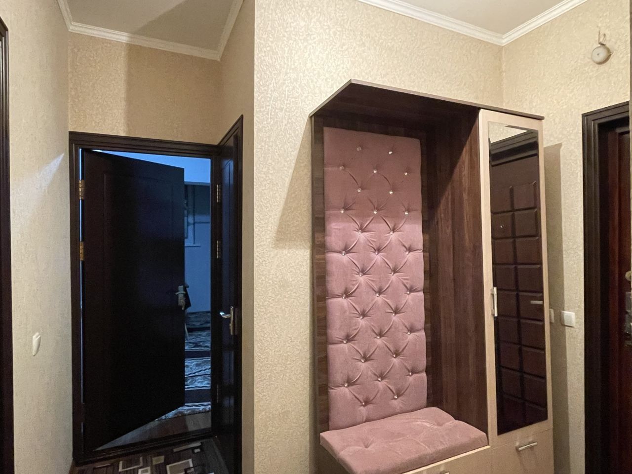 Юнусабад Сампи 3/4/4 балкон 2х6 Срочная продажа