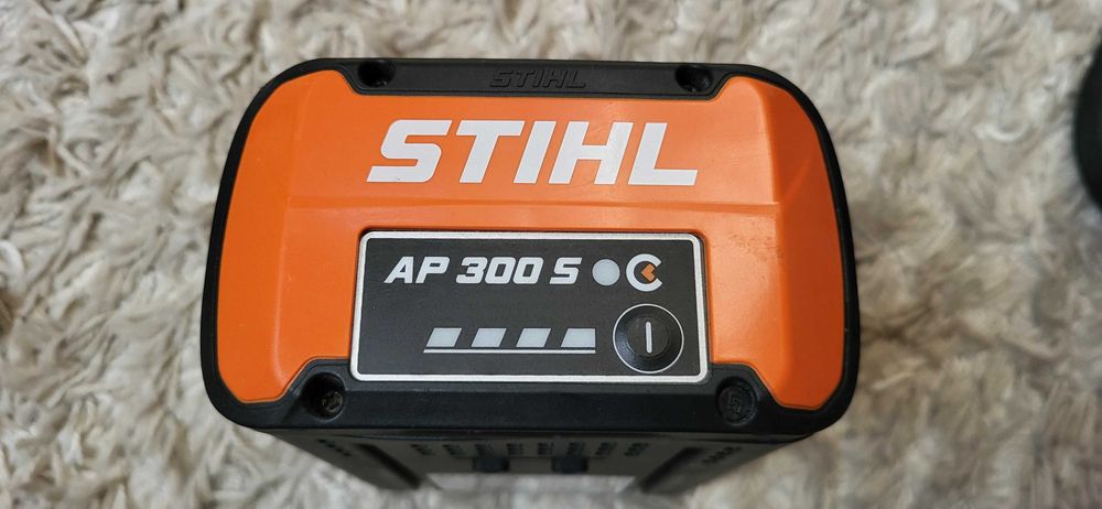 STIHL AP300S Defect arata servis