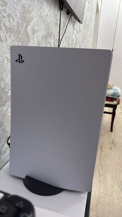 Продам PS5 в отличном состоянии