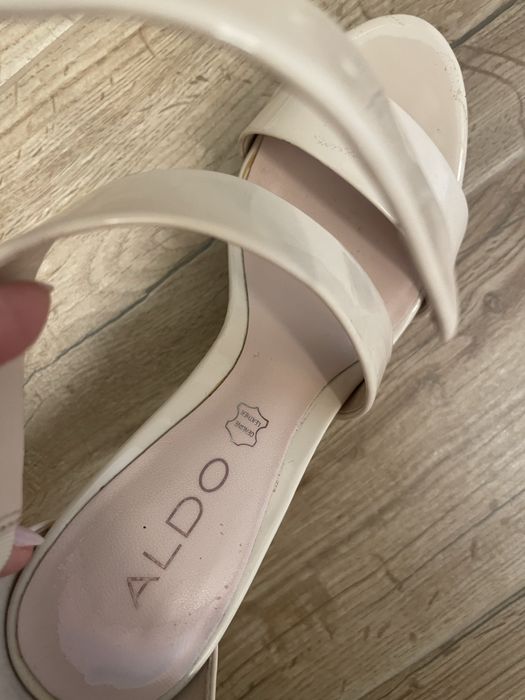Сандали на ток Aldo