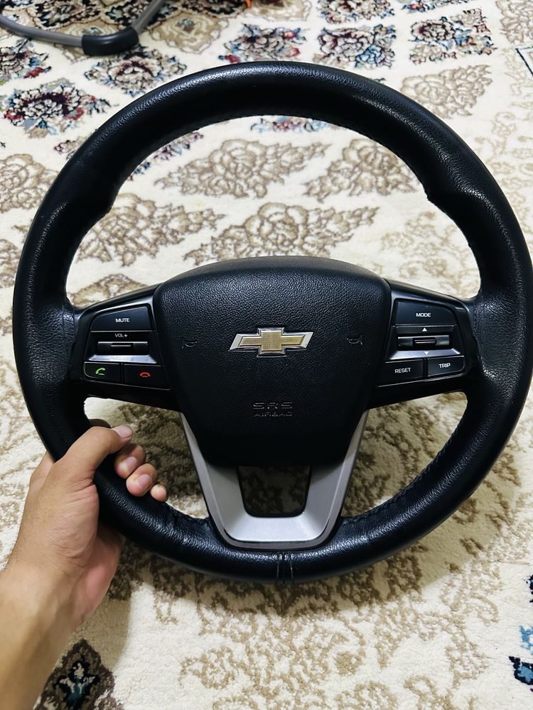 Hyundai Rul sotiladi