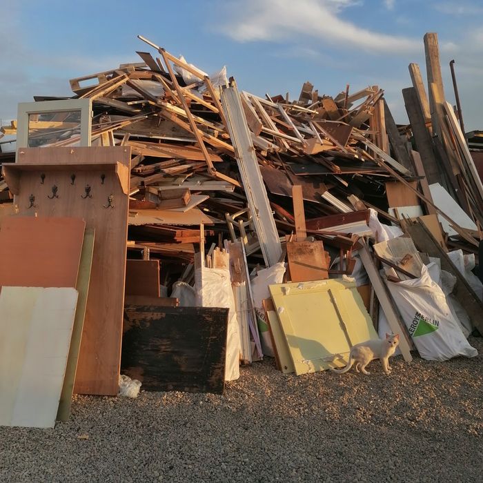 Vând deșeuri pentru foc