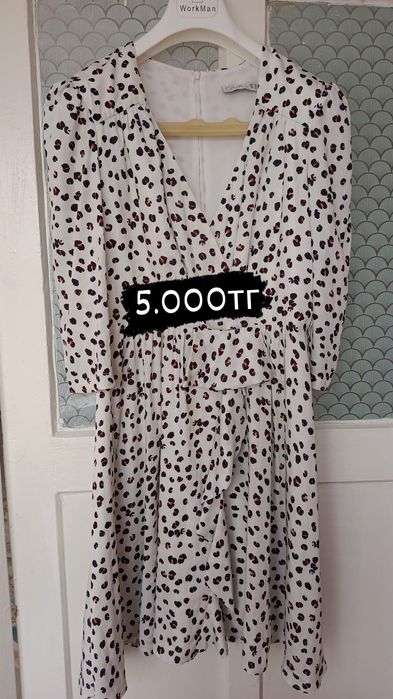 Продам платья и блузки состояние хорошее