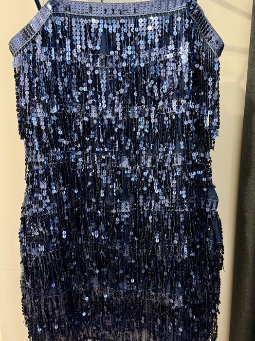 Синя рокля с пайети