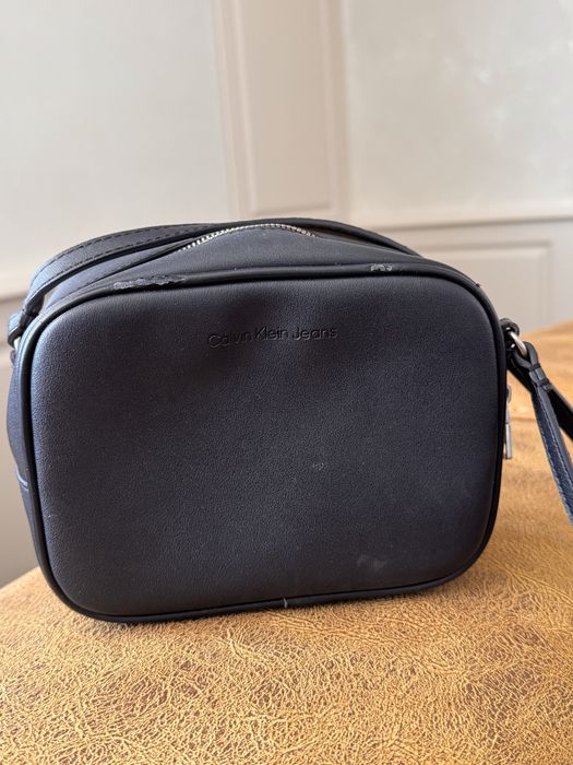 Чанта Calvin Klein черна