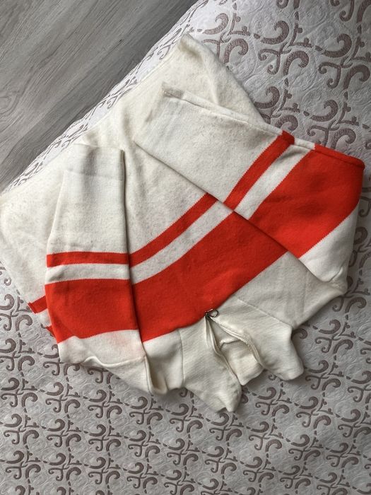 Продаю хорошую теплую толстовку, на зиму самое то