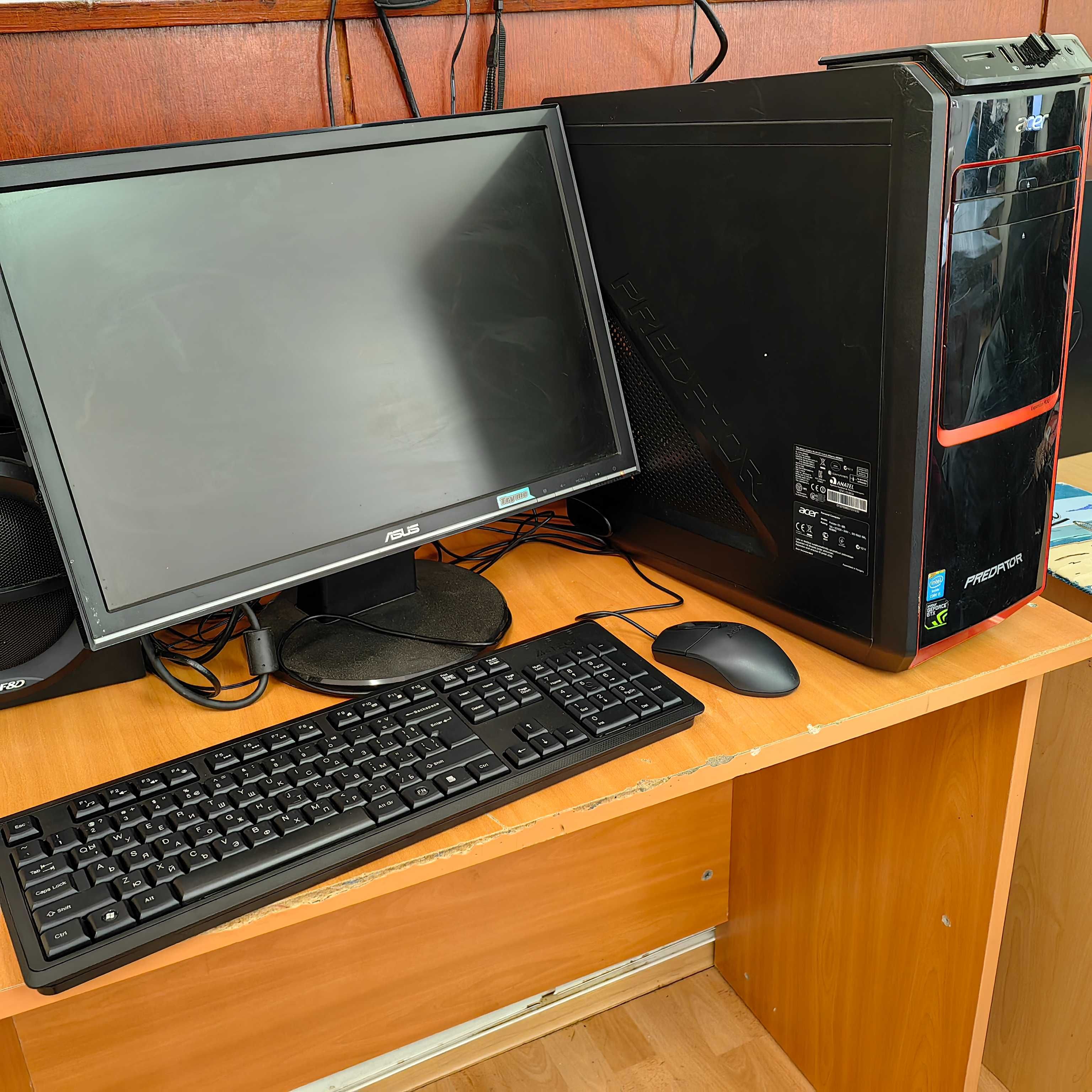 Продавам Геймърски  Компютър Acer Predator