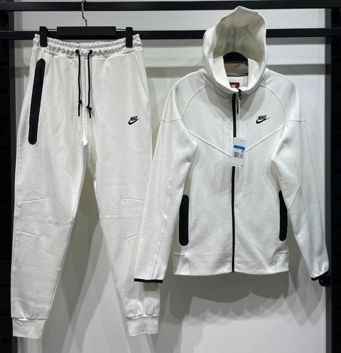 Trening NIKE TECH Fleece NOU 2025 | Compleu PRMIUM TRANSPORT Inclus