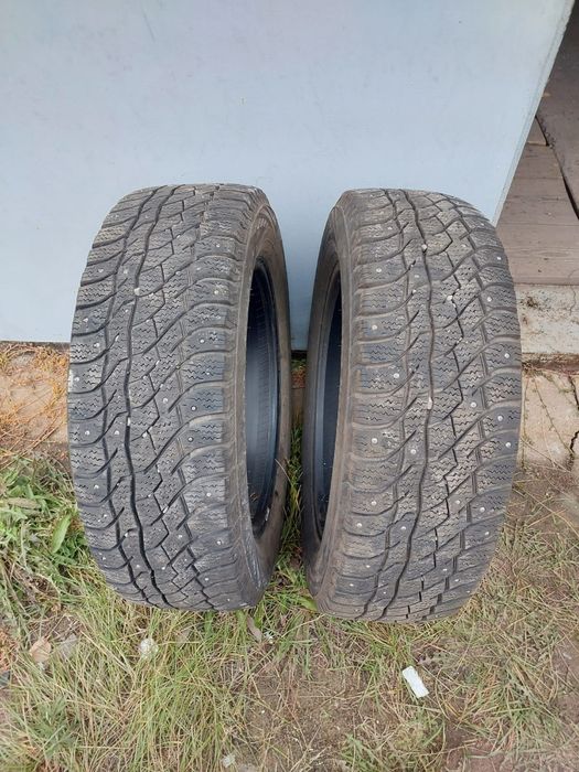 Зимняя резина 215 60 r17 2шт