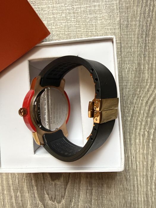 Дамски часовник folli follie