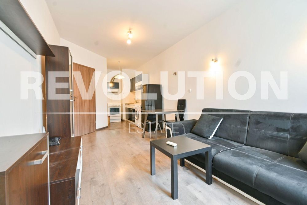 Двустаен апартамент в ж.к. Младост 4