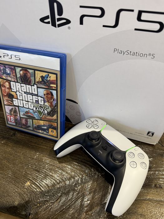 Продам Ps 5 . 825 Gb С дисководом .