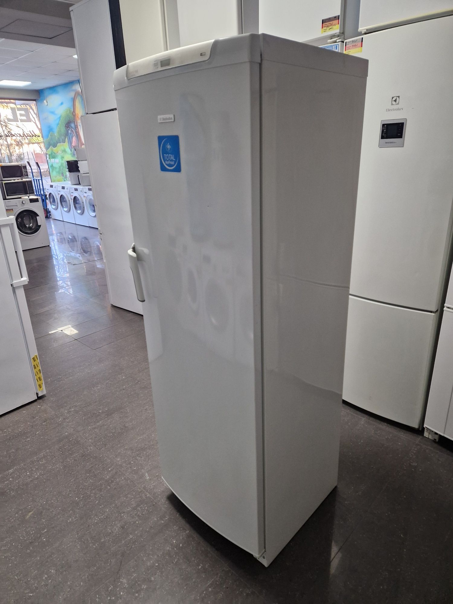 Фризер Electrolux A++ No Frost