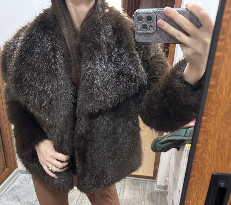 Късо пухкаво палто