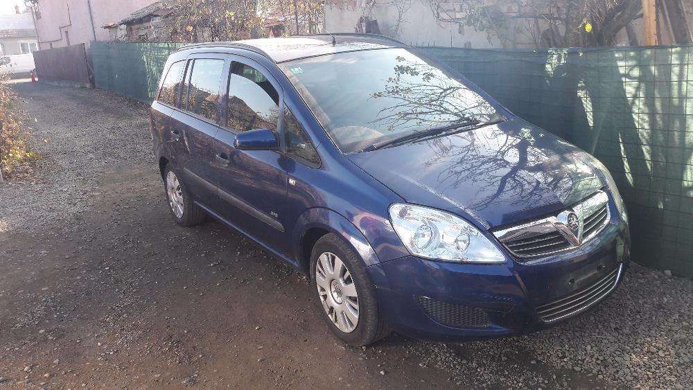 Dezmembrez Piese Opel Zafira B 1.9 CDTI din 2008