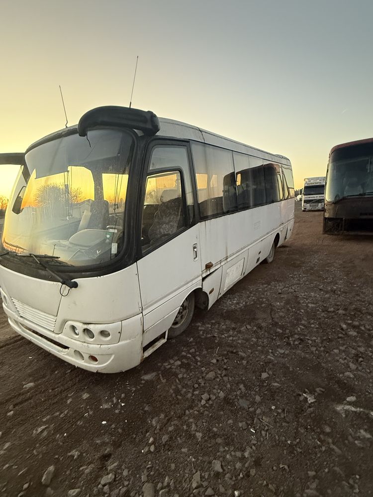 Автобус Toyota DYNA Caetano на части