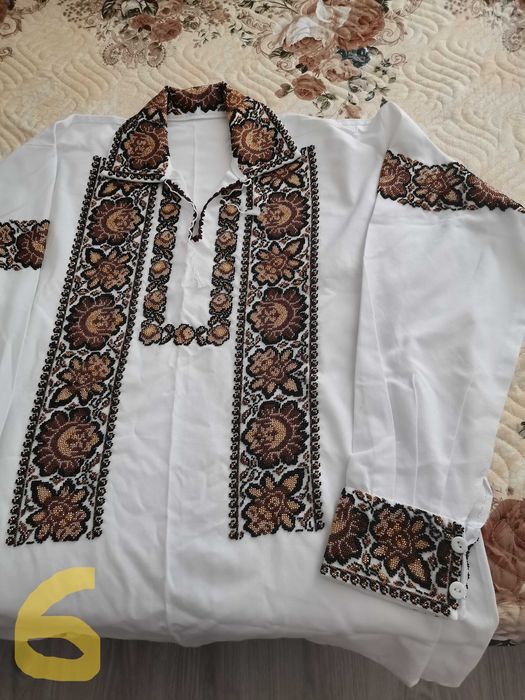 Camasi traditionale cu margele