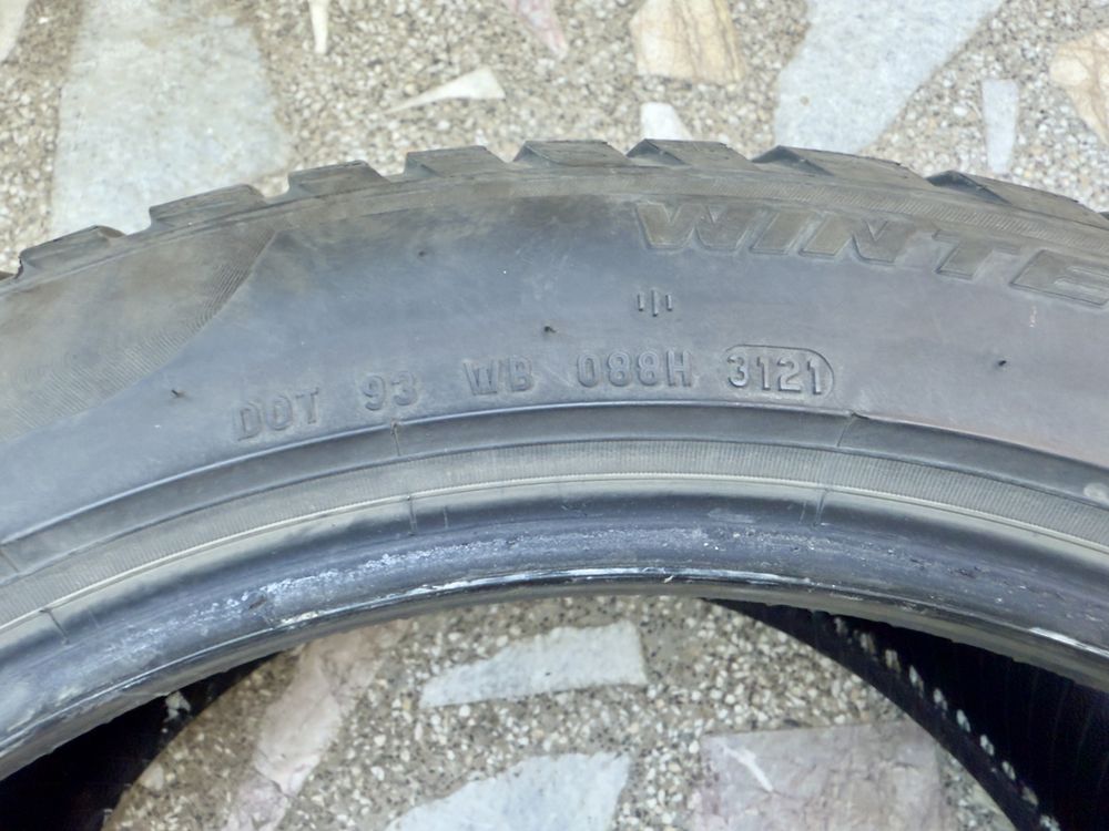 Pirelli Winter Sotto Zero 3 235/45/18 98V M+S