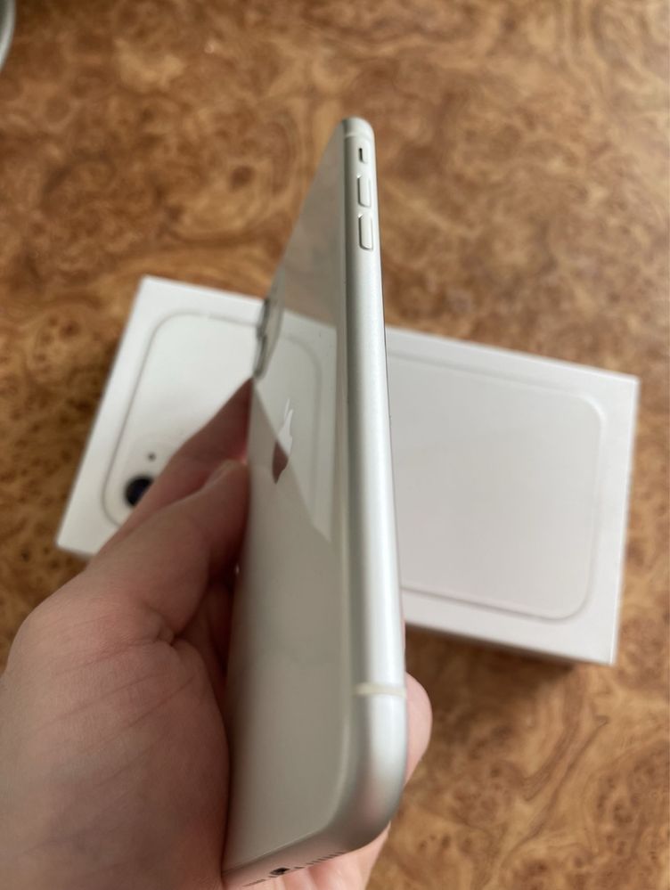 Продам iPhone 11 128gb 85%
