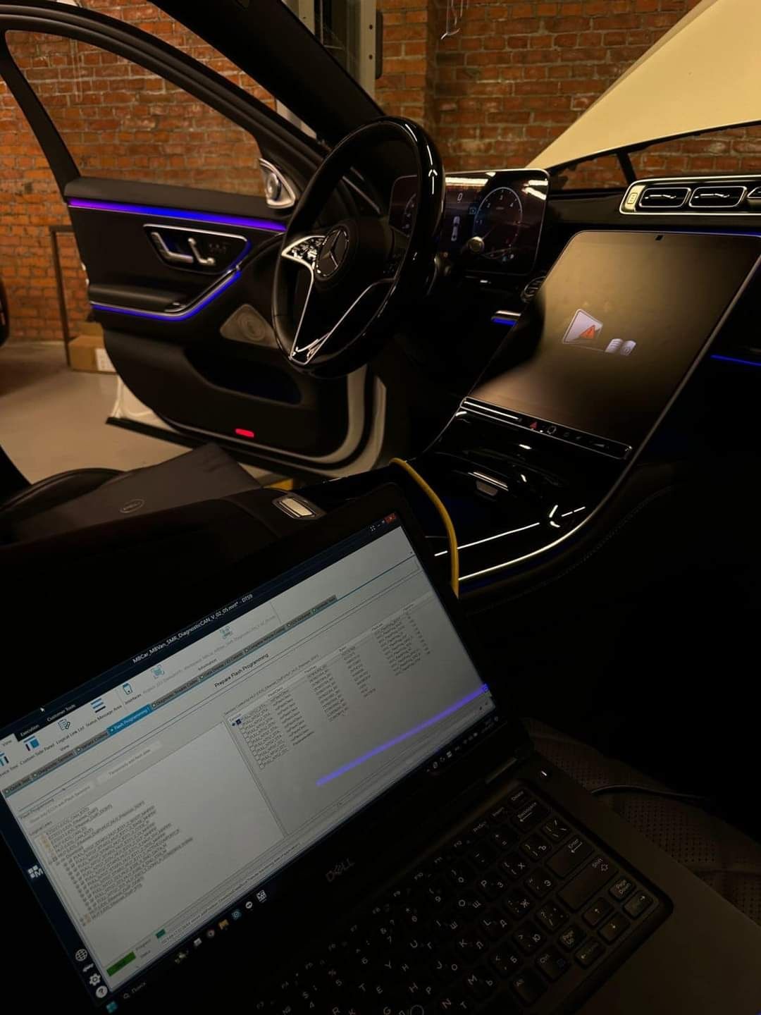 Mercedes Активиране на  ///AMG menu ,Agility ,Video in motion