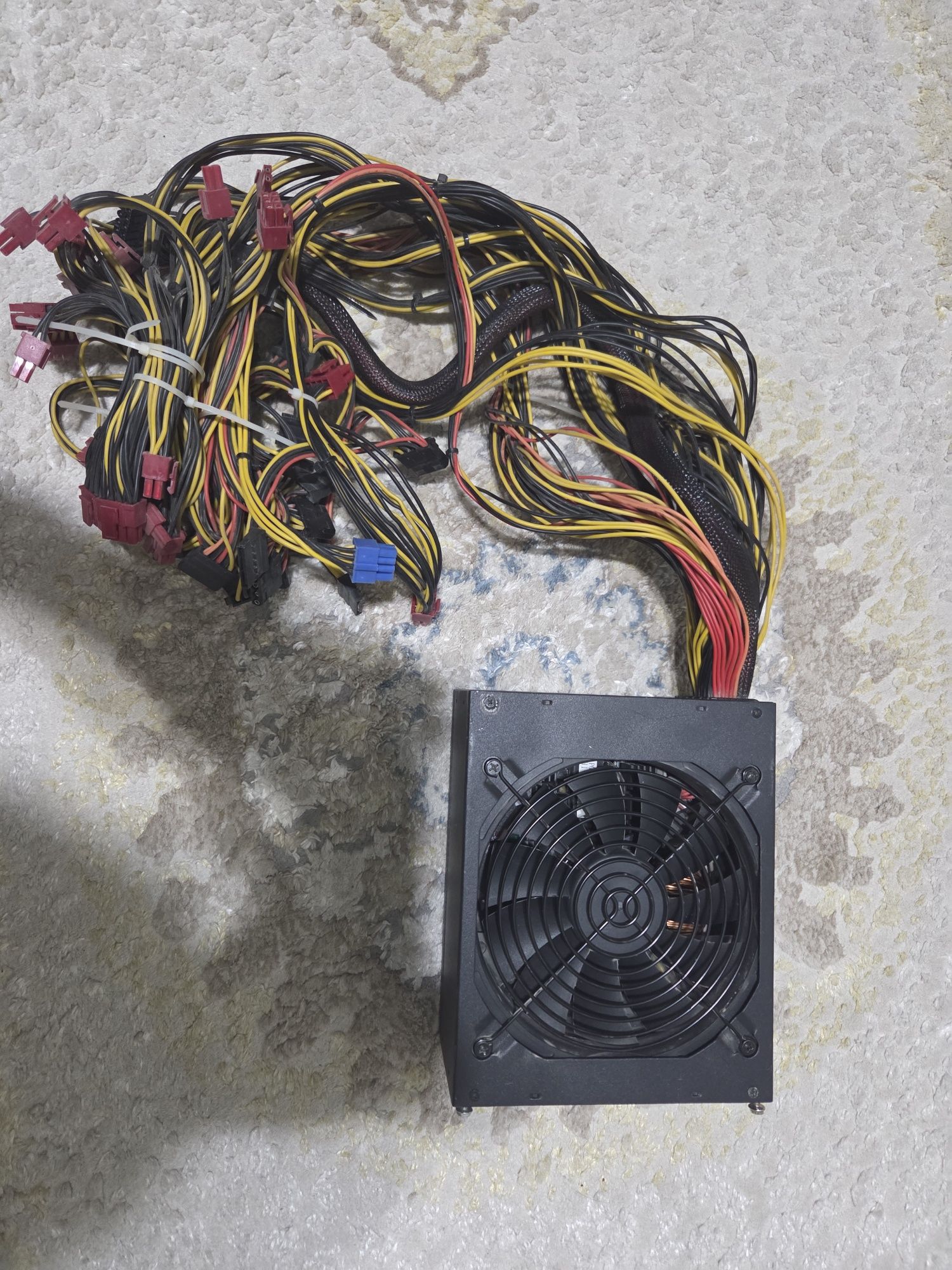 Блок питания Antec 650W