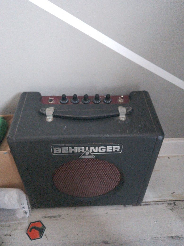 Amplificator Behringer Firebird gx108