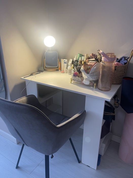 Письменный, туалетный стол