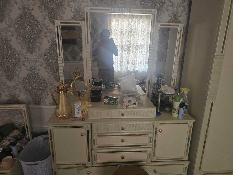 zamonaviy holati yaxshi mebellar sotiladi