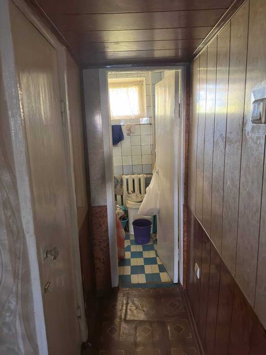 своя 2х комнатная  без ремонта. на первом этаже