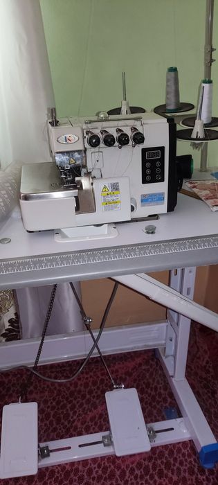 Швеная машинка Аверлок JEKSI JK- 747