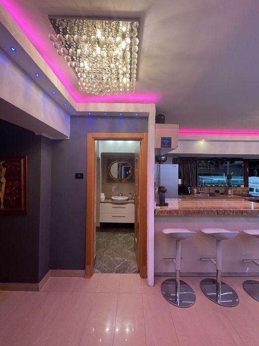 Petreceri, Revelion 2025 la PENTHOUSE UNIRII – Jacuzzi, Terasă!