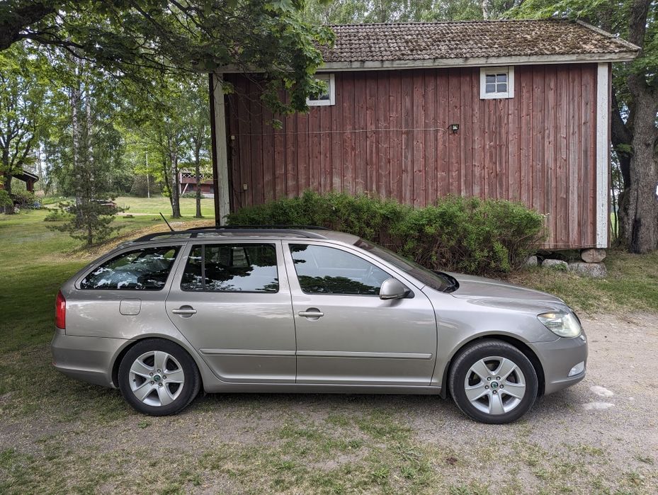 Skoda Octavia ,DSG, Xenon, Webasto, 2013, distributie + service