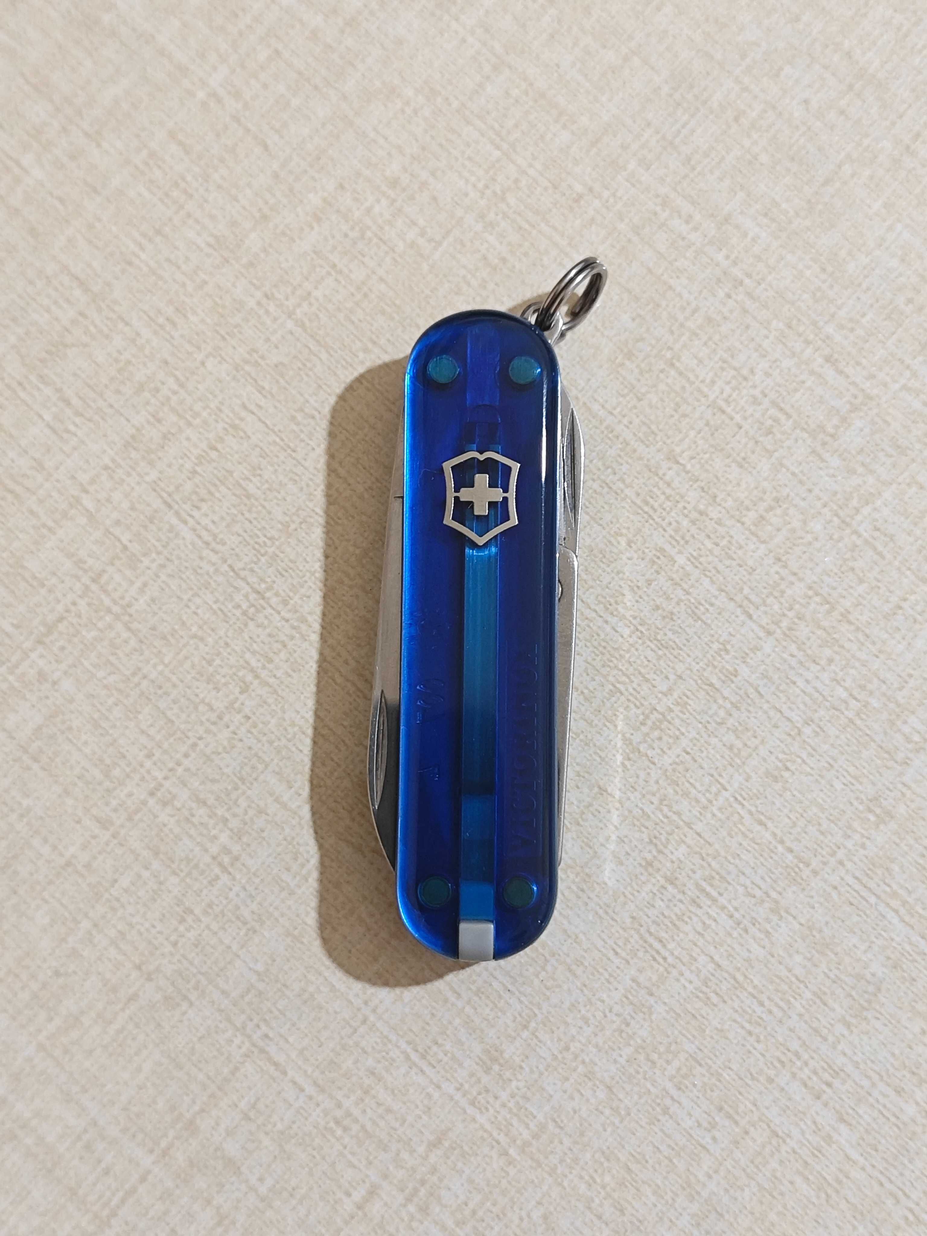 Швейцарский карманный нож брелок Victorinox Signature