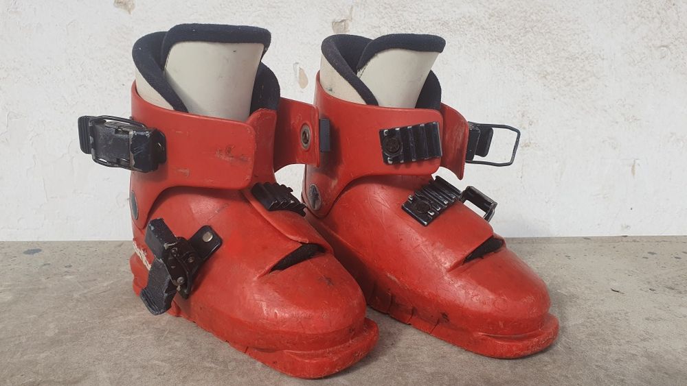 Clăpari copii si alte echipamente de iarnă