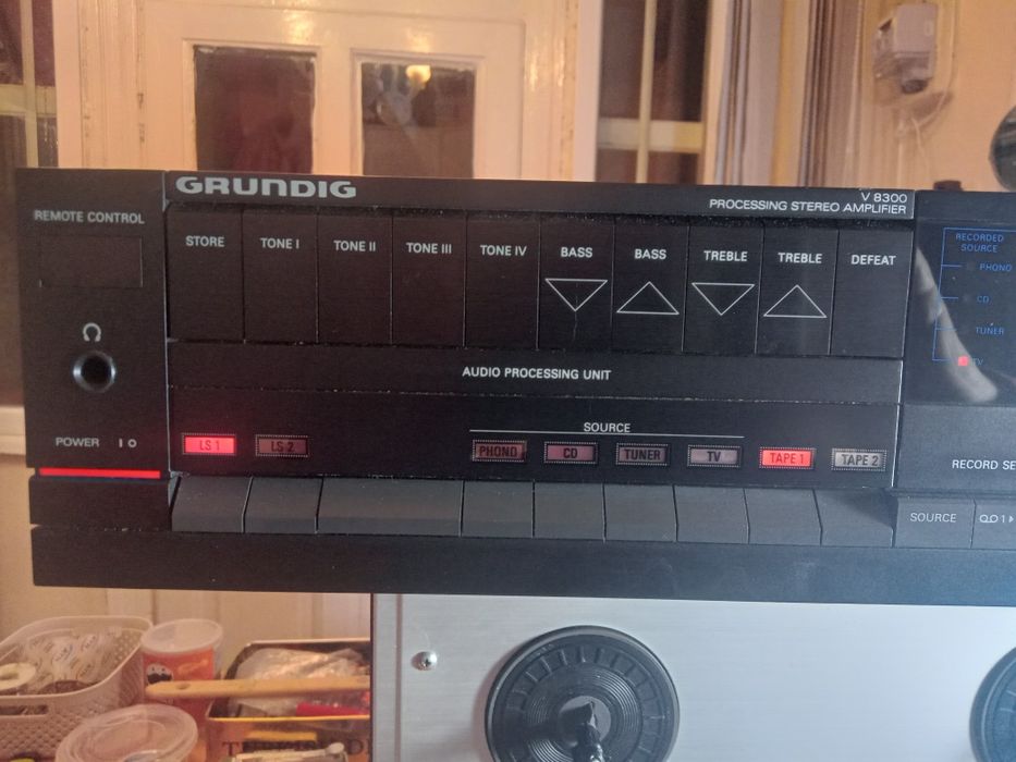 Amplificator 2x70W Grundig model V8300 s