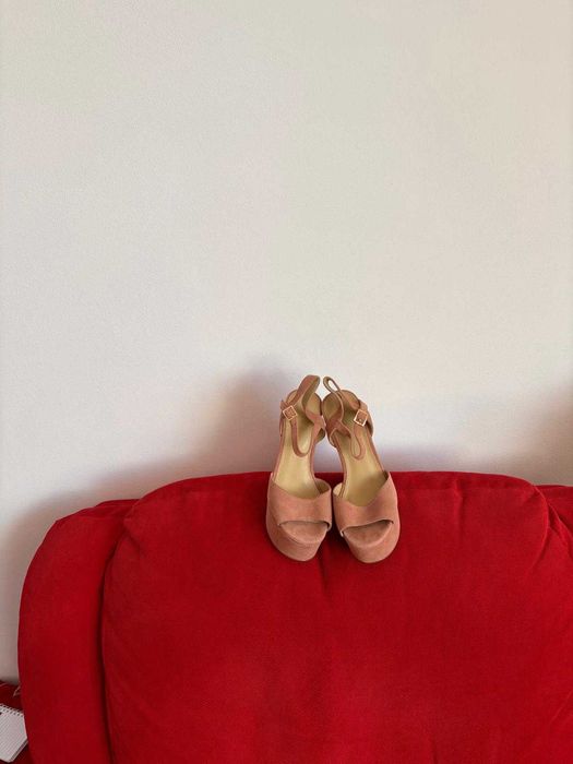 Vând sandale Michael Kors , mărimea 5(35) , foarte confortabile