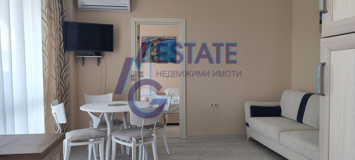 Светъл, уютен и стилно обзаведен двустаен апартамент с Акт 16 в