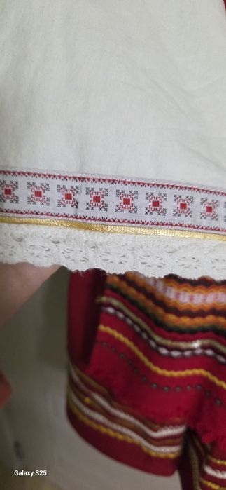 Народна носия за момиче