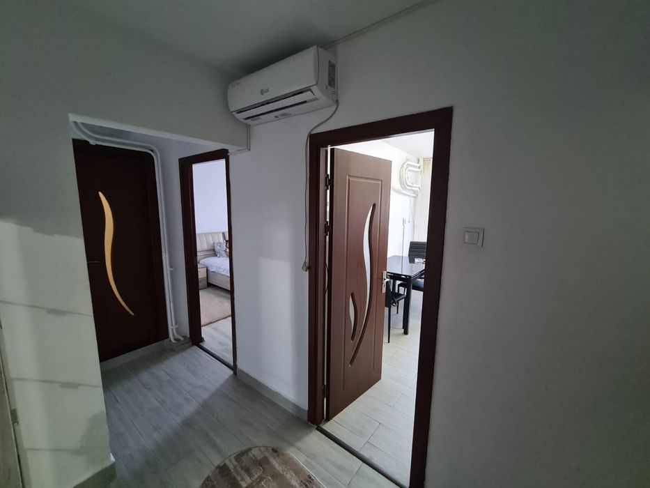 Vânzare Apartament cu 2 camere decomandat, Vedere la stradă