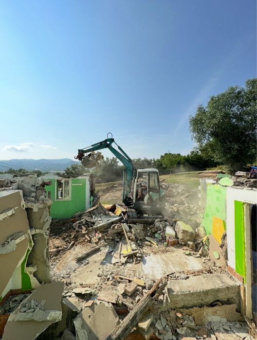 Lucrari de demolare si decopertare – Apartamente, case, pereti