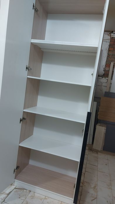 стол и 4 табуретки цена с доставкой 30000 есть шкаф